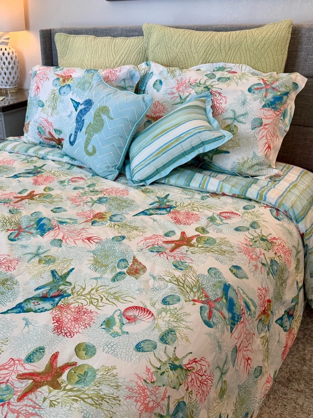 Coastal Queen Comforter Set w/shams & throw pillows